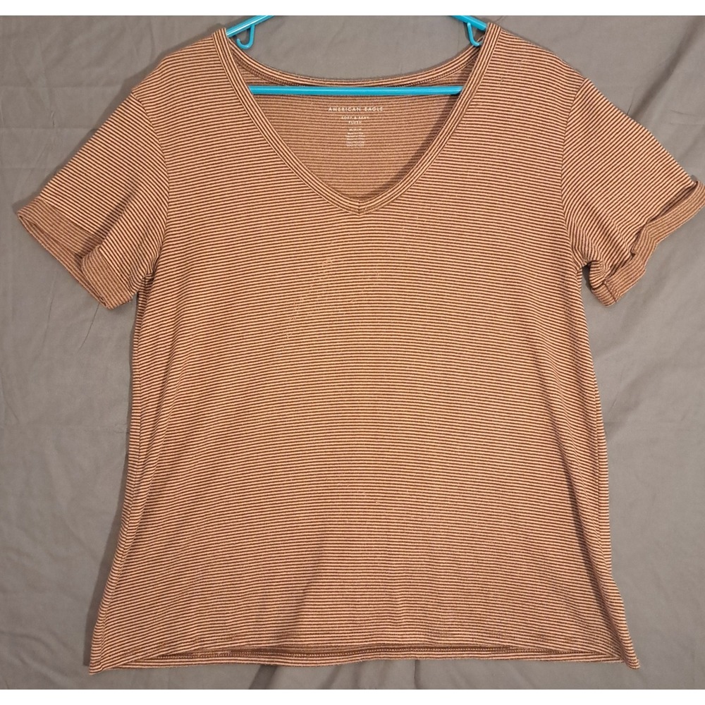 American Eagle V Neck T-Shirt Women's Size Medium Pink